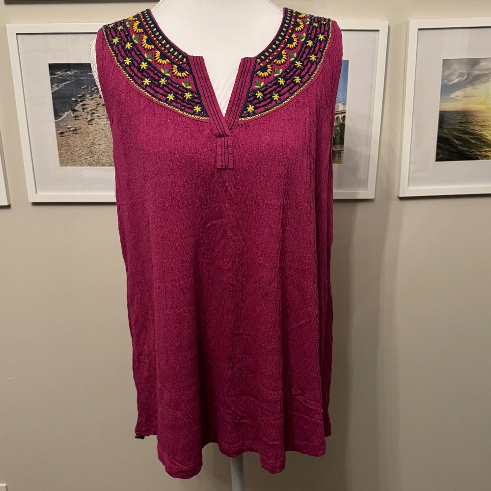Akemi+Kin Anthropologie sleeveless purple embroidered top